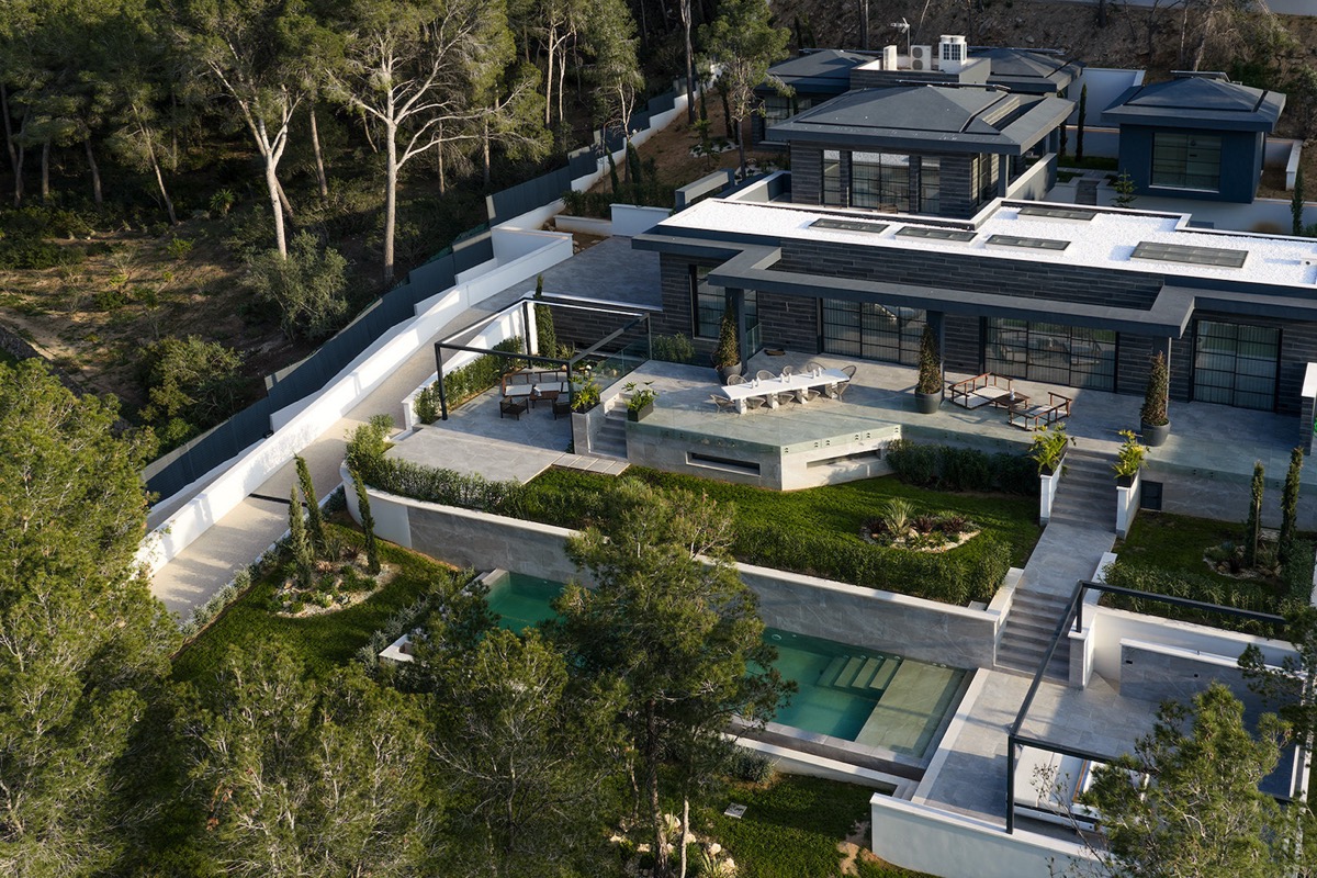 Contemporary six-bedroom architectural masterpiece Villa for sale in Santa Ponsa