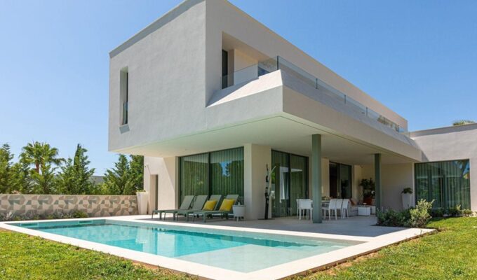 Contemporary architectural villa with wellness spaces for sale in santa ponsa