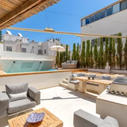 Exquisitely renovated townhouse with pool and roof terrace for sale in palma