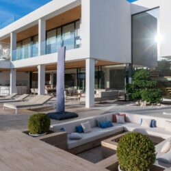Villa santa ponsa: a mediterranean home by porcelanosa