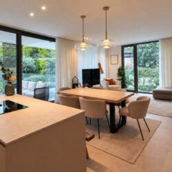 Stylish modern apartment with pool access in cala major