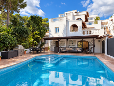 Serene three-bedroom coastal residence with guest suite and private pool for sale in cala vinyes