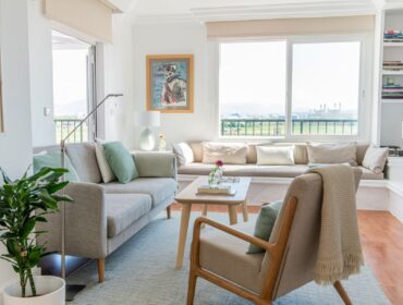 Coastal living apartment with expansive private terrace for sale in palma