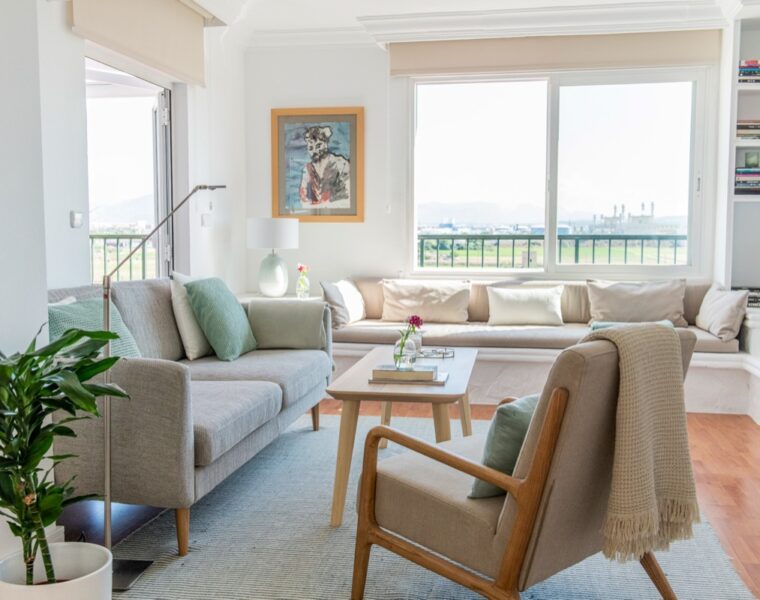 Coastal living apartment with expansive private terrace for sale in palma