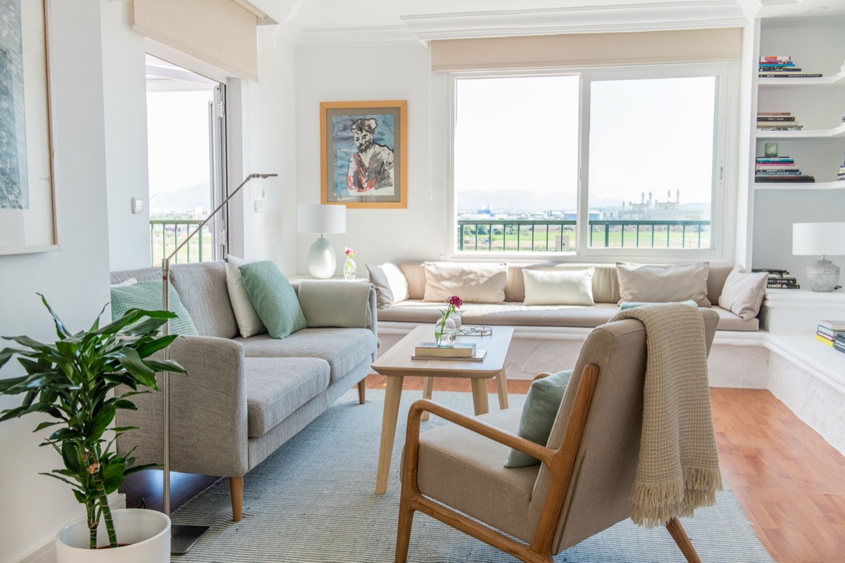Coastal living apartment with expansive private terrace for sale in Palma