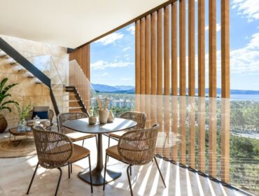 Three-bedroom modern penthouse with private roof terrace and sea views for sale near port d'andratx