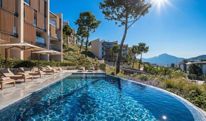 Contemporary two-bedroom apartment with sea views and private garden for sale near port d'andratx