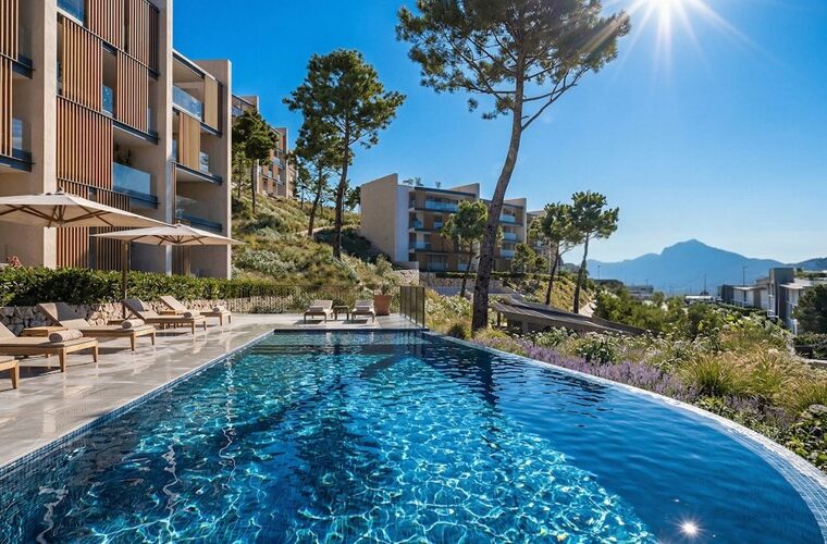 Contemporary two-bedroom apartment with sea views and private garden for sale near port d'andratx