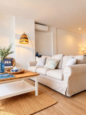 Refurbished three-bedroom penthouse with harbour views for sale in puerto pollensa
