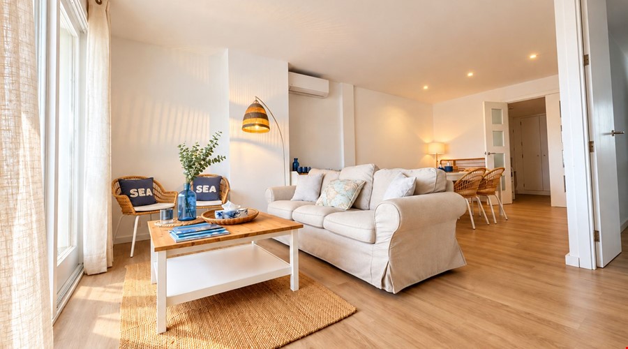 Refurbished three-bedroom penthouse with harbour views for sale in Puerto Pollensa