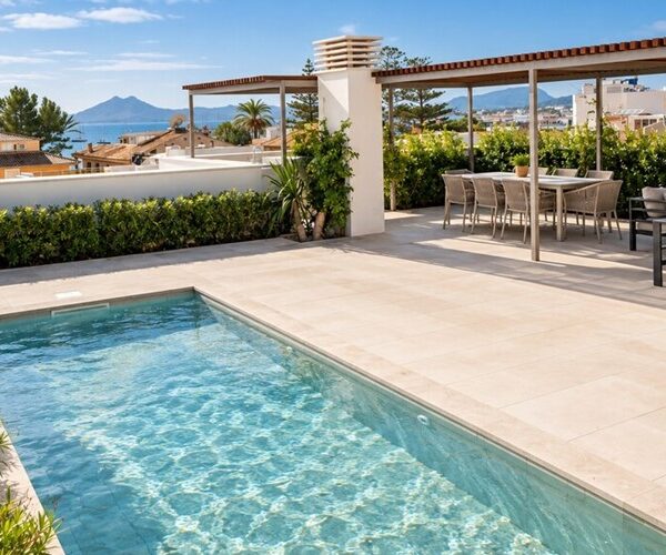 Luxurious penthouse with private rooftop pool and bay views for sale in pollensa