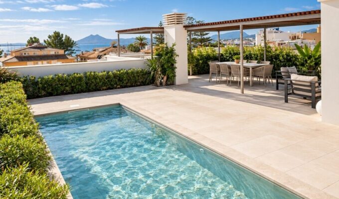 Luxurious penthouse with private rooftop pool and bay views for sale in pollensa