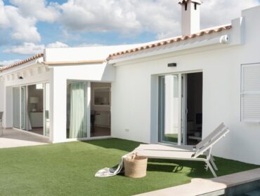 Refined townhouse with private saltwater pool and versatile spaces for sale in bendinat