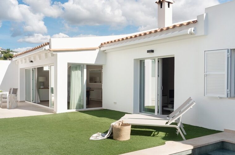 Refined townhouse with private saltwater pool and versatile spaces for sale in bendinat