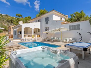 Mediterranean villa with panoramic views and private pool for sale in calvià