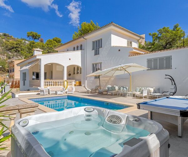 Mediterranean villa with panoramic views and private pool for sale in calvià
