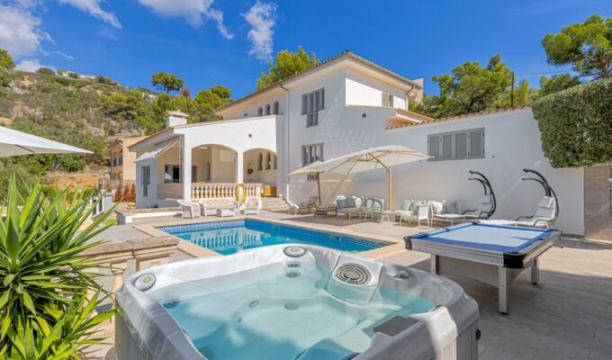 Mediterranean villa with panoramic views and private pool for sale in calvià
