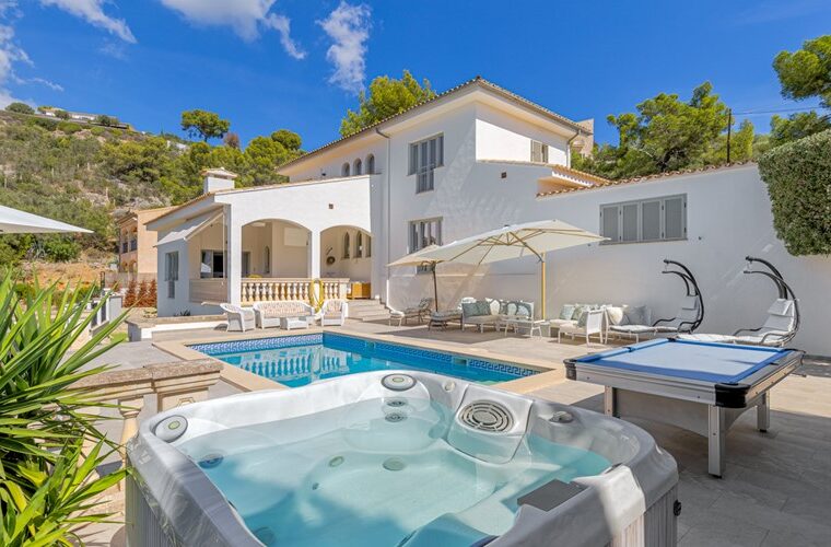 Mediterranean villa with panoramic views and private pool for sale in calvià