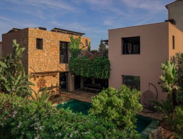 Contemporary four-bedroom villa with saltwater pool and sea vistas in palma