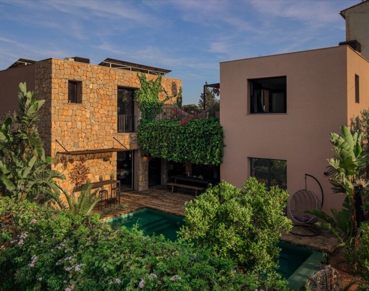 Contemporary four-bedroom villa with saltwater pool and sea vistas in palma