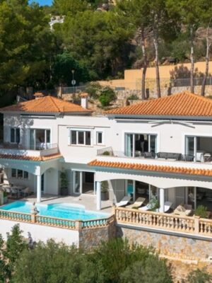 Three-bedroom mediterranean villa with sea views and private pool for sale in portals nous