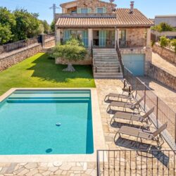 Serene three-bedroom villa with private pool and expansive views in sineu