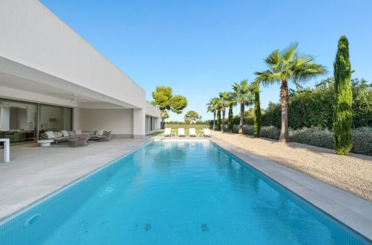 Exquisite single-level modern villa with saltwater pool for sale in sol de mallorca